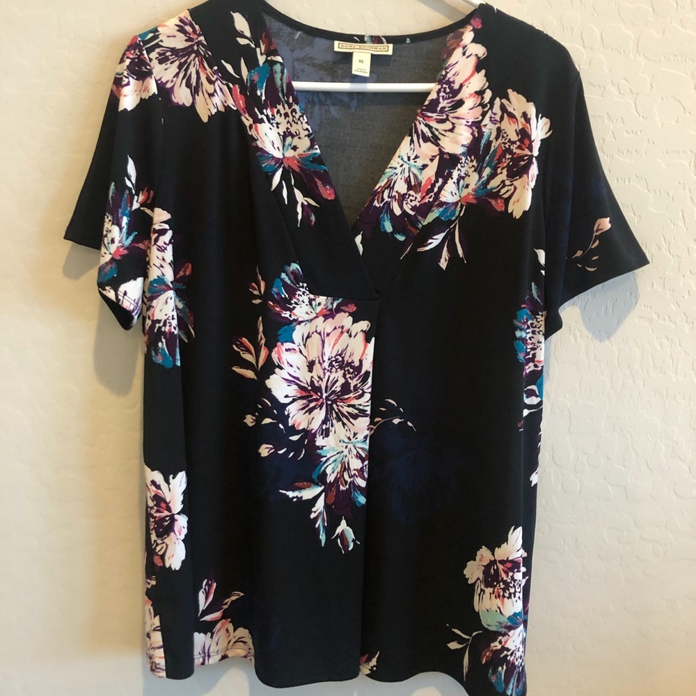 Dana Buchman Black/Floral Top XL NICE!